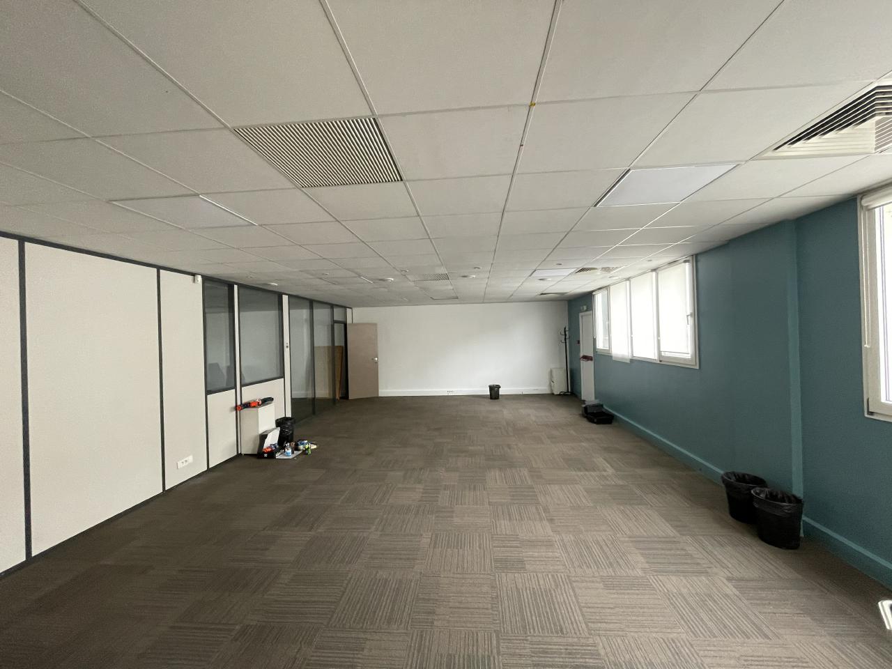 Bureau Saint-Ouen 300m² Location bureau Saint-Ouen Seine-Saint-Denis OLBUR2313735 2